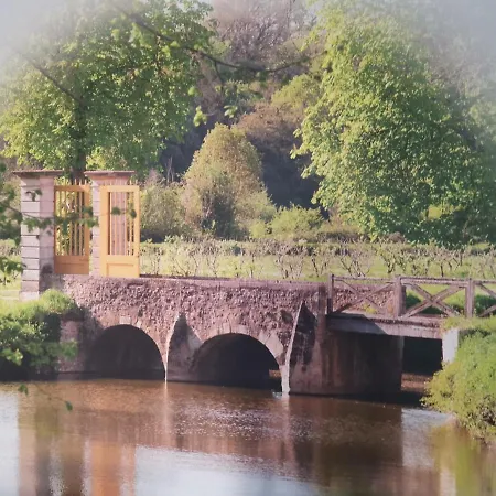 Hotel Logis Le Relais Du Rouge Saint-Loup-Lamaire