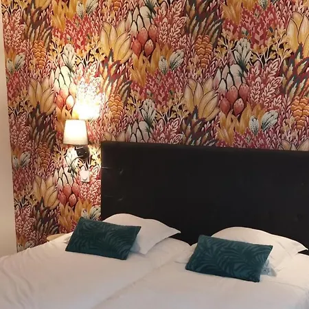 Logis Le Relais Du Rouge 3*