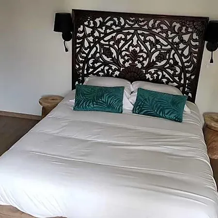 Logis Le Relais Du Rouge Hotel 3*
