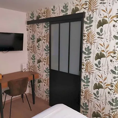 Logis Le Relais Du Rouge Hotel 3*