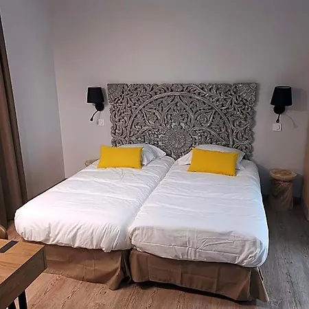 Hotel Logis Le Relais Du Rouge 3*